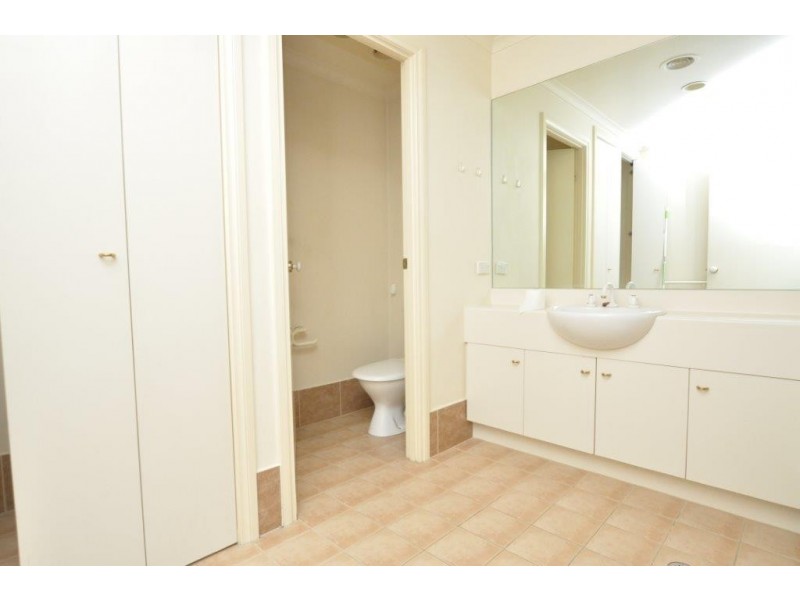 REF 22090/283 Spring Street, Melbourne VIC 3000