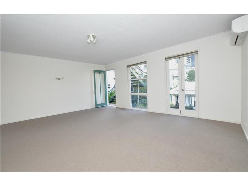 REF 22103/106 Southbank Boulevard, Southbank VIC 3006