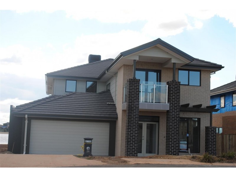 24 Spraypoint Avenue, Point Cook VIC 3030