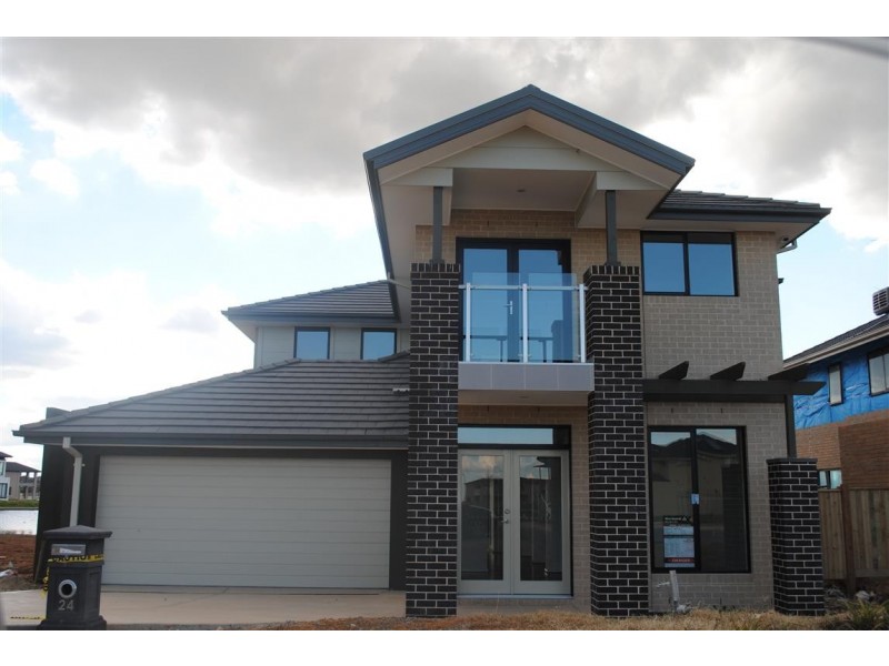 24 Spraypoint Avenue, Point Cook VIC 3030