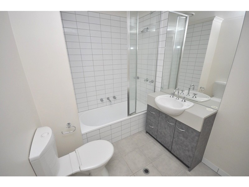 REF 22125/118 Dudley Street, West Melbourne VIC 3003