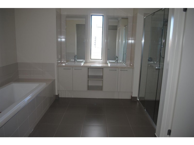 16 Ironwood Drive, Point Cook VIC 3030