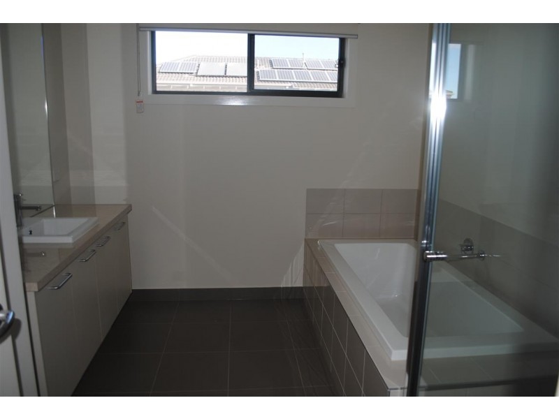 16 Ironwood Drive, Point Cook VIC 3030