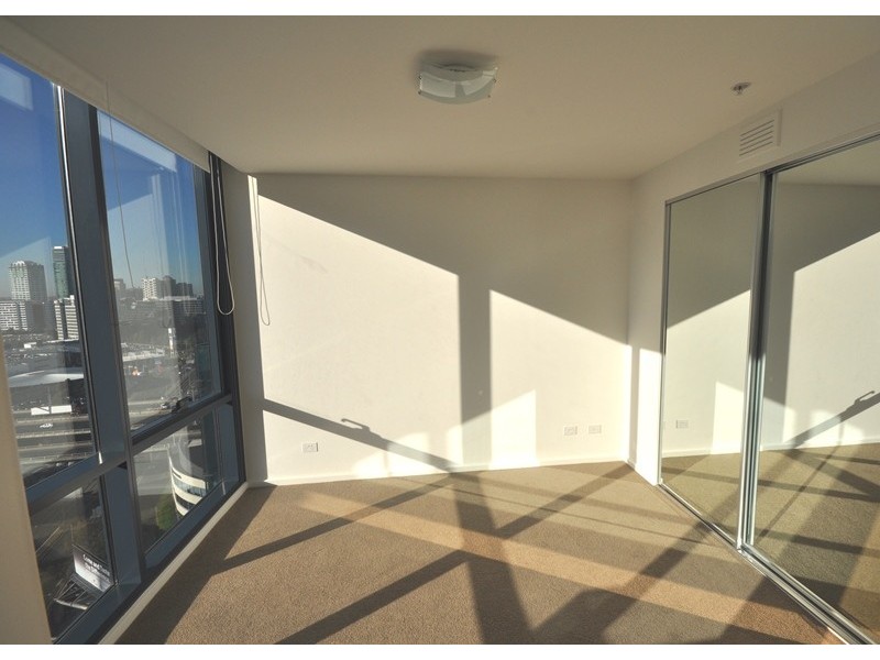 REF 33071/241 City Road, Southbank VIC 3006