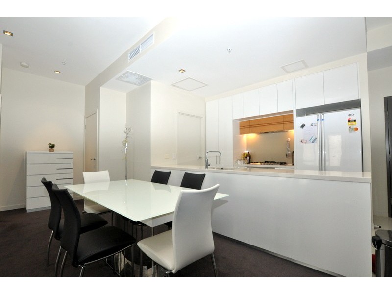 3903A/100 Harbour Esplanade, Docklands VIC 3008