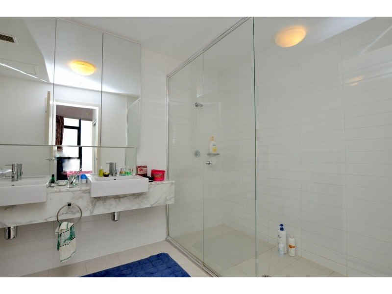 3903A/100 Harbour Esplanade, Docklands VIC 3008