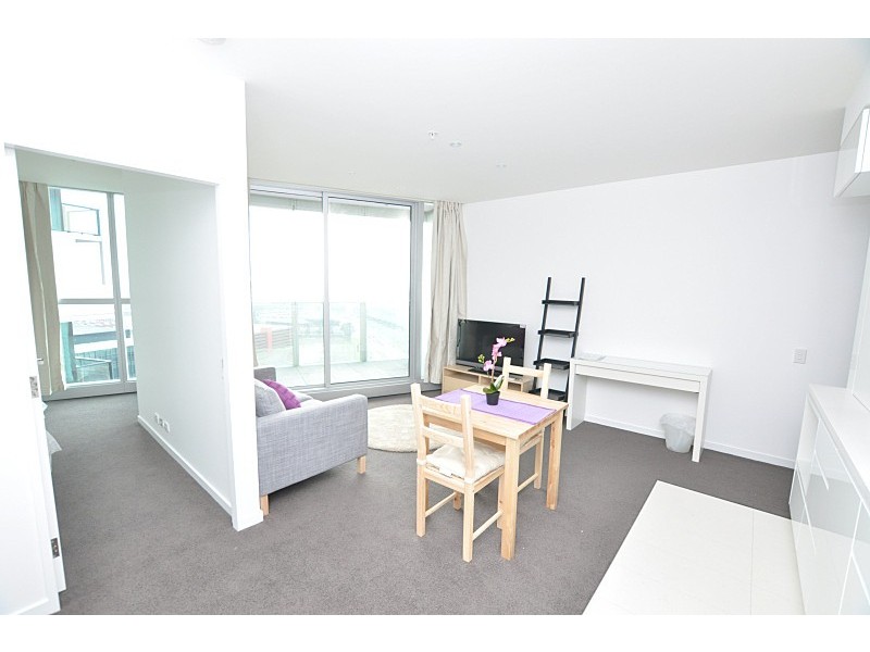 1810/231-245 Harbour Esplanade, Docklands VIC 3008