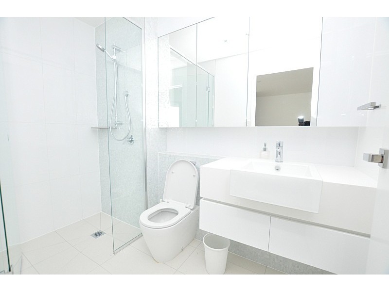 1810/231-245 Harbour Esplanade, Docklands VIC 3008