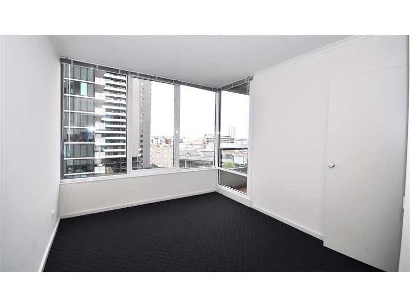 REF 22133/79 Whiteman Street, Southbank VIC 3006
