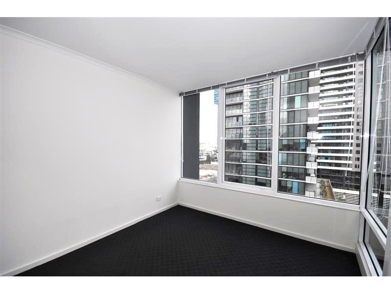 REF 22133/79 Whiteman Street, Southbank VIC 3006