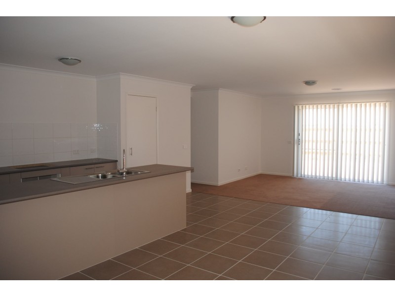 14 Warunda Parade, Point Cook VIC 3030