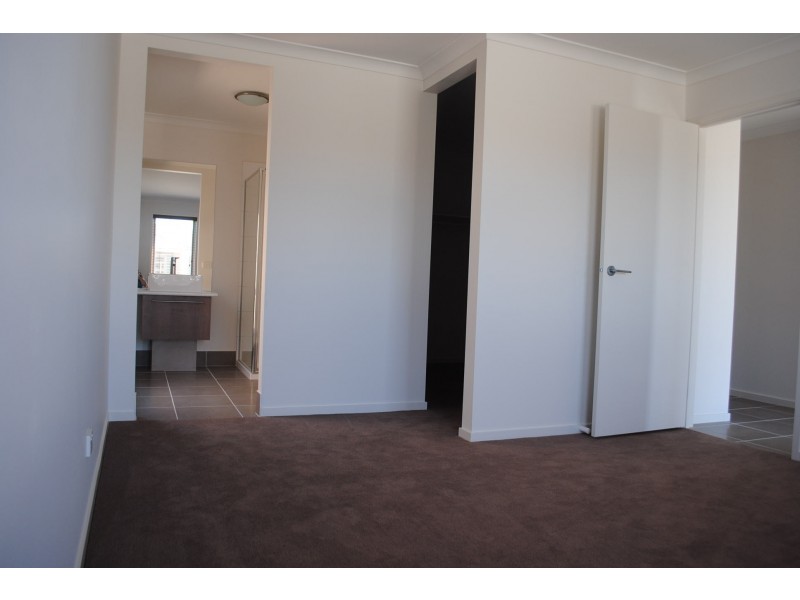 14 Warunda Parade, Point Cook VIC 3030