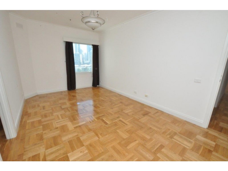 REF 22134/8 Wells Street, Southbank VIC 3006