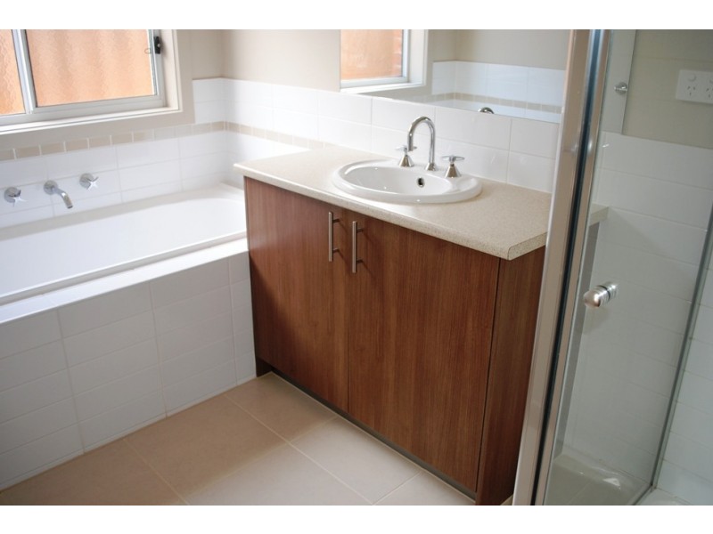 16 Windrest Way, Point Cook VIC 3030