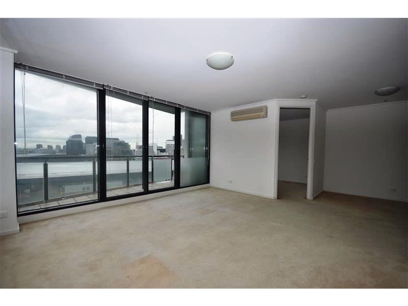 REF 31732/99 Whiteman Street, Southbank VIC 3006