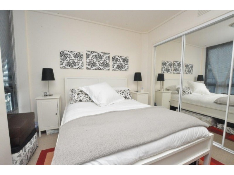REF 22153/100 Kavanagh Street, Southbank VIC 3006