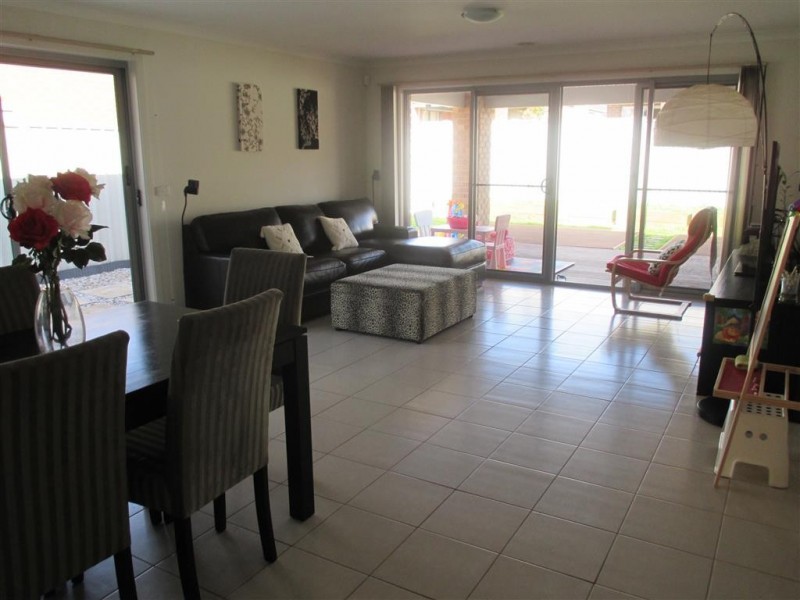 13 Rockpool Road, Truganina VIC 3029