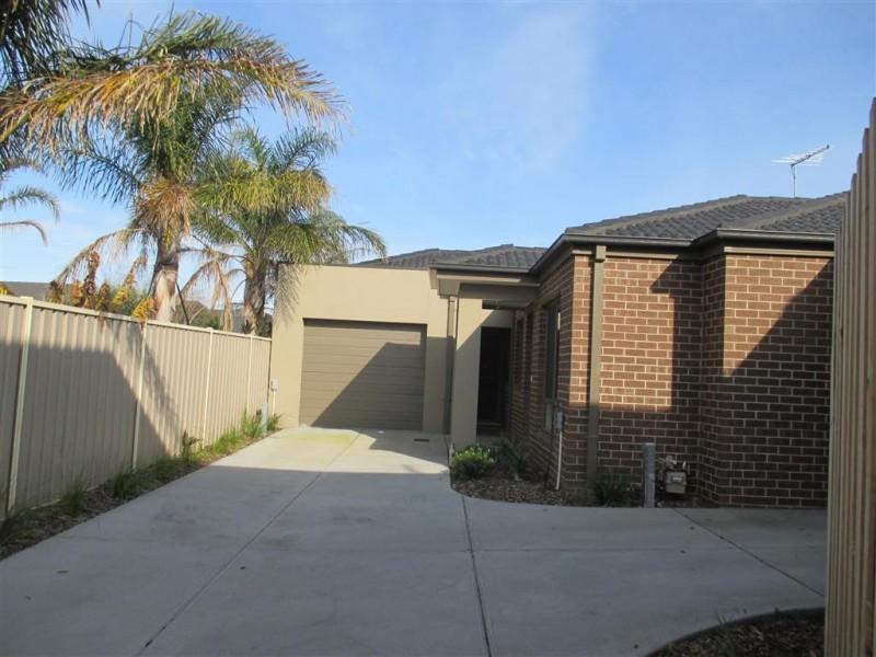 3/74 Lennon Boulevard, Point Cook VIC 3030