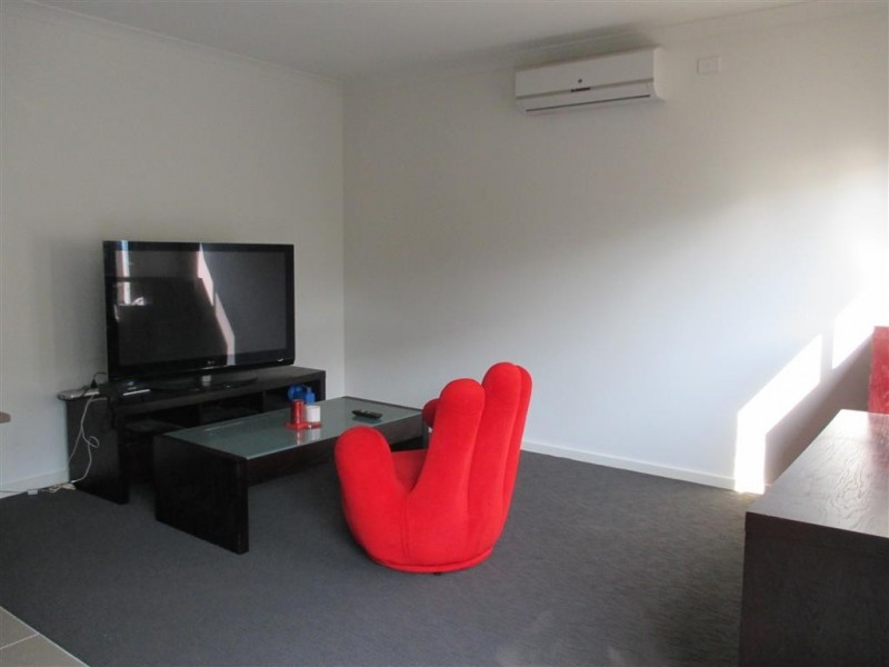 3/74 Lennon Boulevard, Point Cook VIC 3030