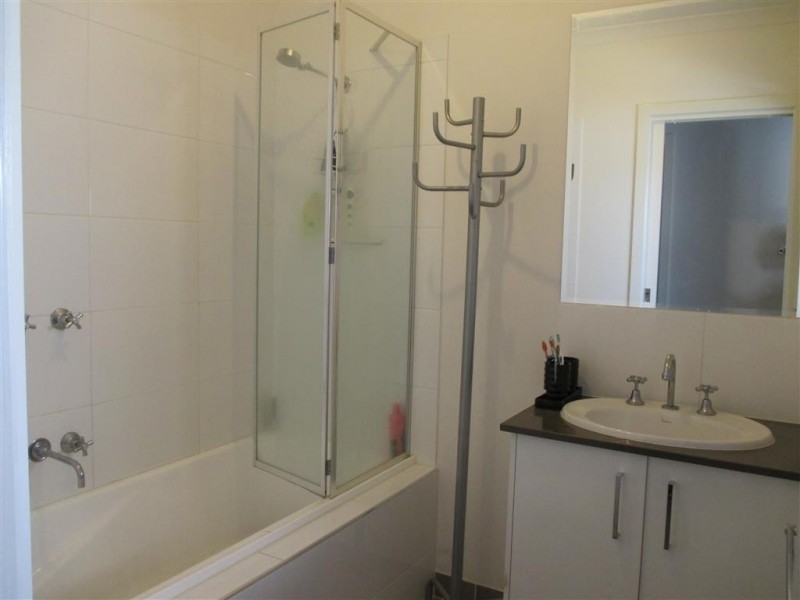 3/74 Lennon Boulevard, Point Cook VIC 3030