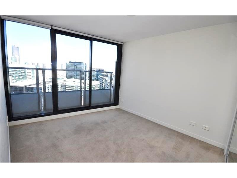2512/100 Harbour Esplanade, Docklands VIC 3008