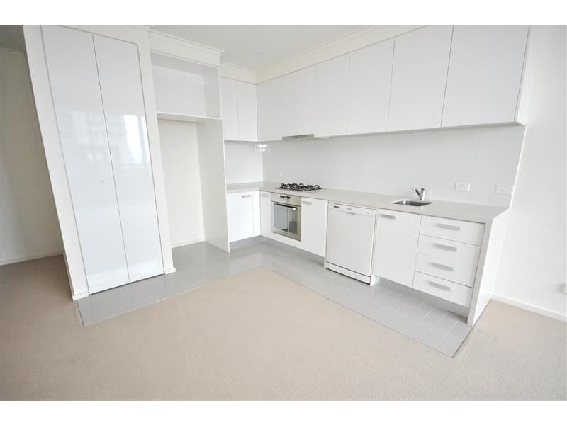 REF 22168/63 Whiteman Street, Southbank VIC 3006