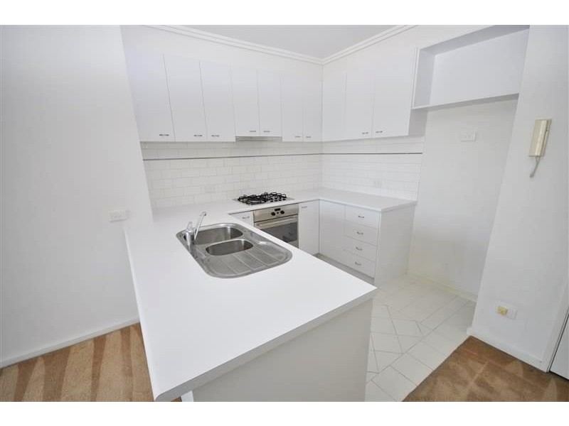 REF 22174/38 Bank Street, South Melbourne VIC 3205