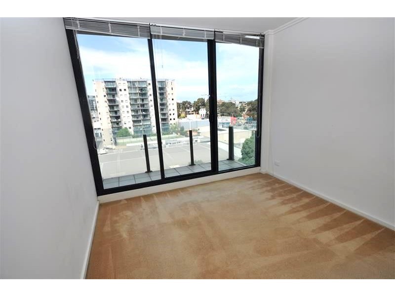 REF 22174/38 Bank Street, South Melbourne VIC 3205