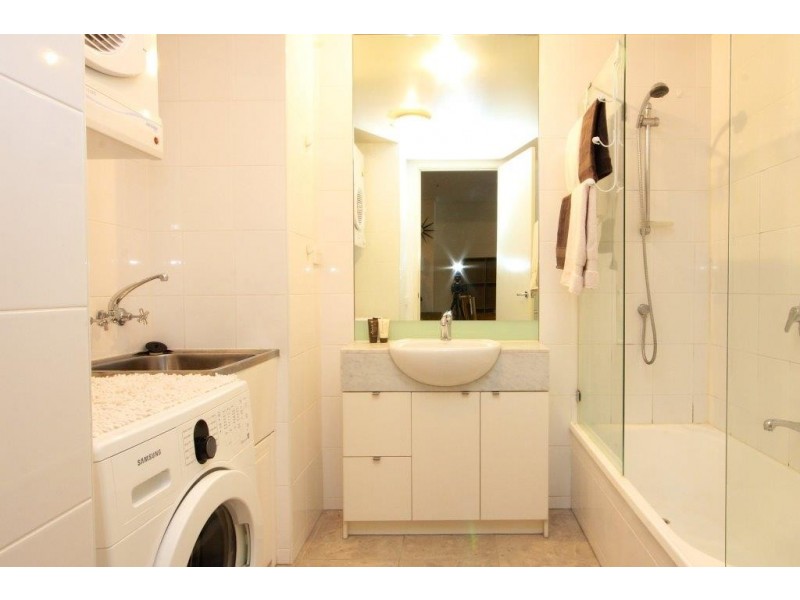 REF 32010/100 Kavanagh Street, Southbank VIC 3006