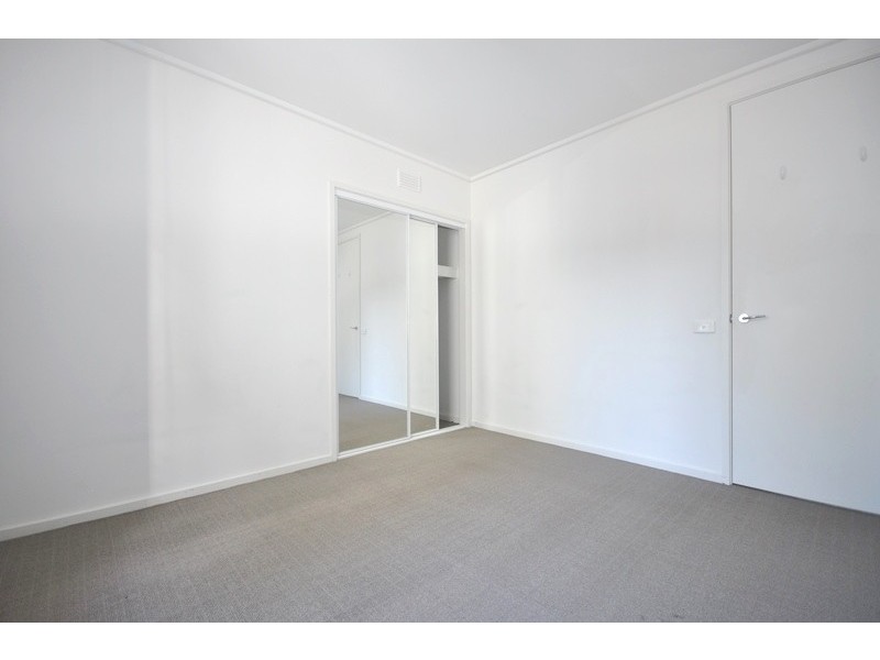 REF 31979/99 Whiteman Street, Southbank VIC 3006