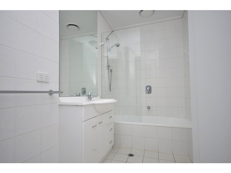 REF 31979/99 Whiteman Street, Southbank VIC 3006