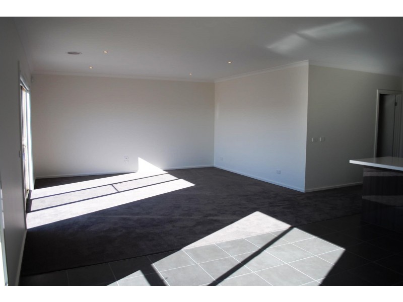 71 Barnstormer Boulevard, Point Cook VIC 3030