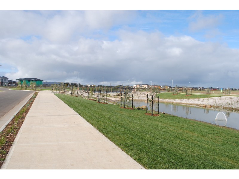 71 Barnstormer Boulevard, Point Cook VIC 3030