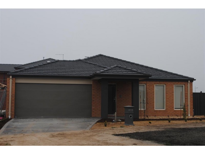 24 Risdon Crescent, Tarneit VIC 3029