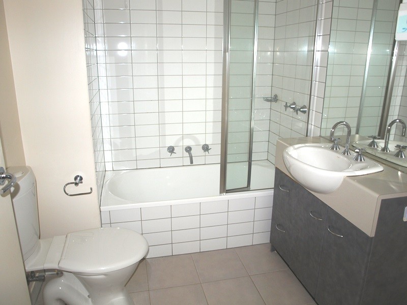 REF 22196/118 Dudley Street, West Melbourne VIC 3003