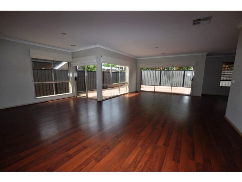 34 Dargy Amble, Point Cook VIC 3030