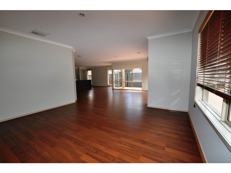 34 Dargy Amble, Point Cook VIC 3030