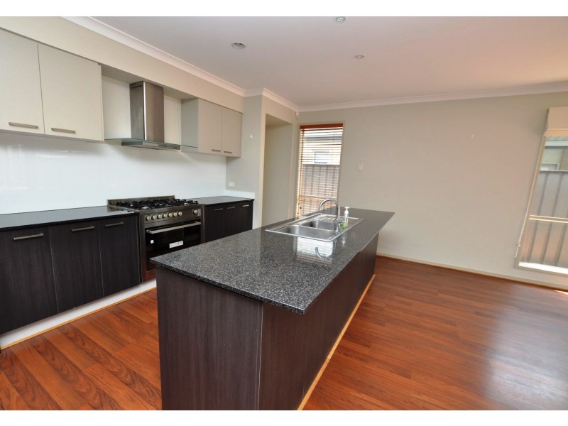 34 Dargy Amble, Point Cook VIC 3030