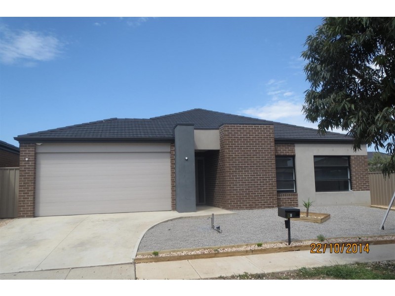 10 St Laurent Boulevard, Point Cook VIC 3030