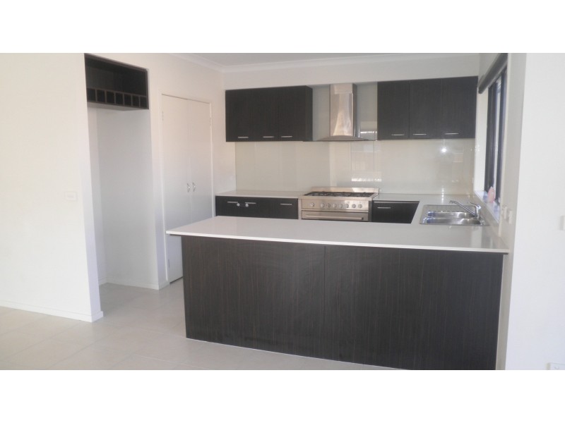 10 St Laurent Boulevard, Point Cook VIC 3030