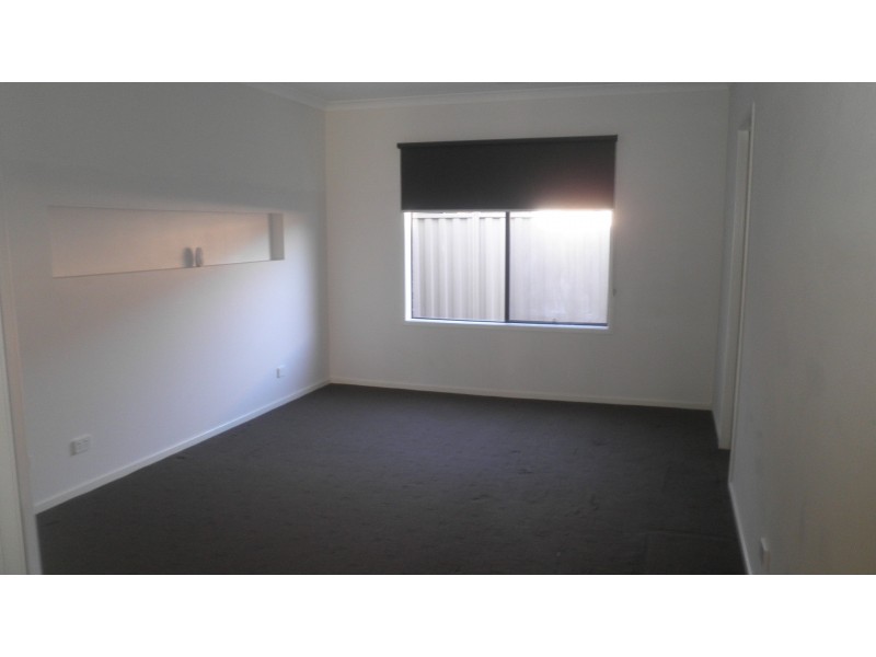 10 St Laurent Boulevard, Point Cook VIC 3030