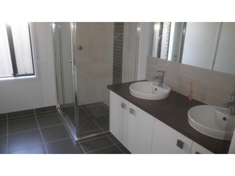 10 St Laurent Boulevard, Point Cook VIC 3030