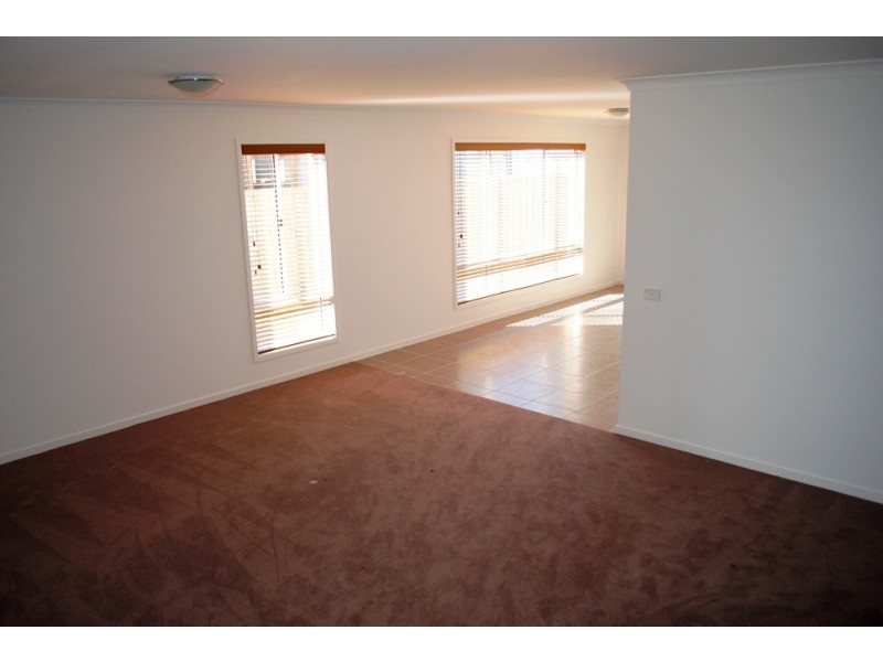 9 Seacoast Street, Point Cook VIC 3030