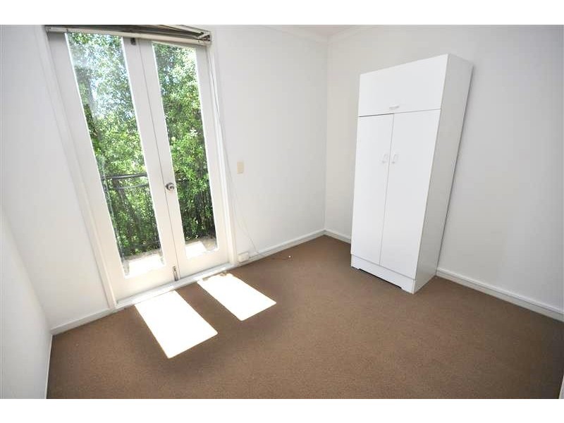 REF 22226/82 Coventry Street, Southbank VIC 3006