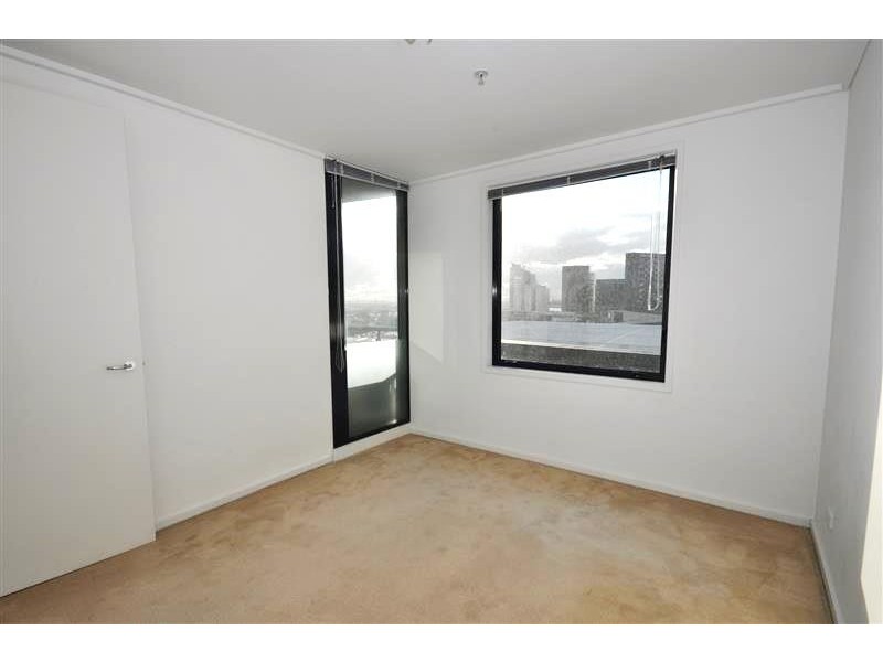 REF 41732/99 Whiteman Street, Southbank VIC 3006