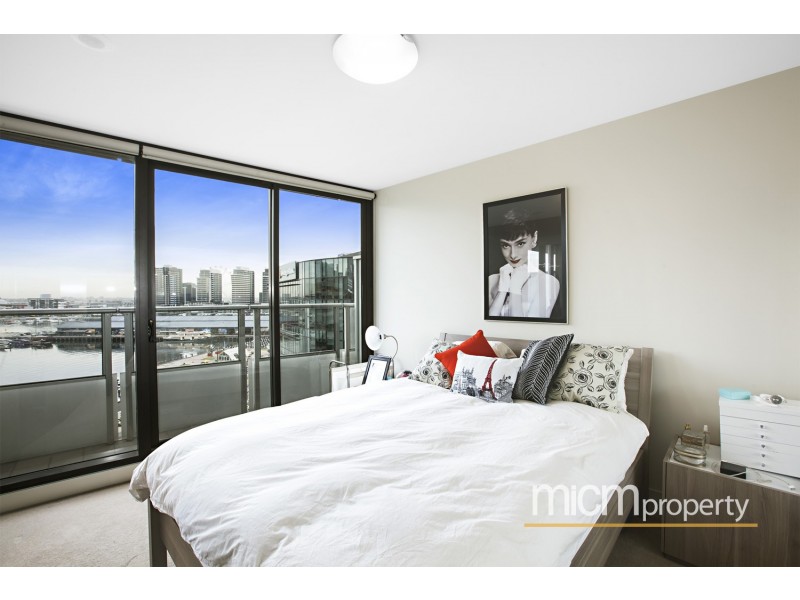 1009/100 Harbour Esplanade, Docklands VIC 3008