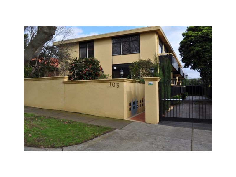 1A/103 Walpole Street, Kew VIC 3101