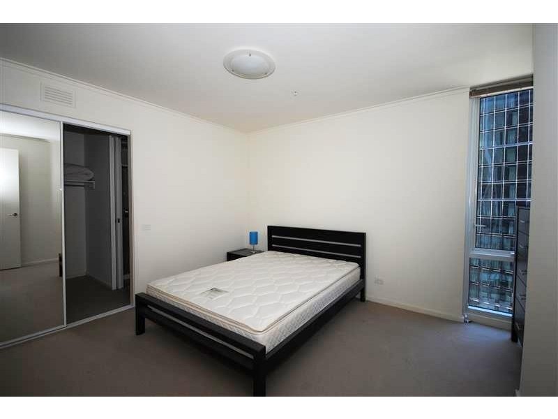 REF 22243/63 Whiteman Street, Southbank VIC 3006