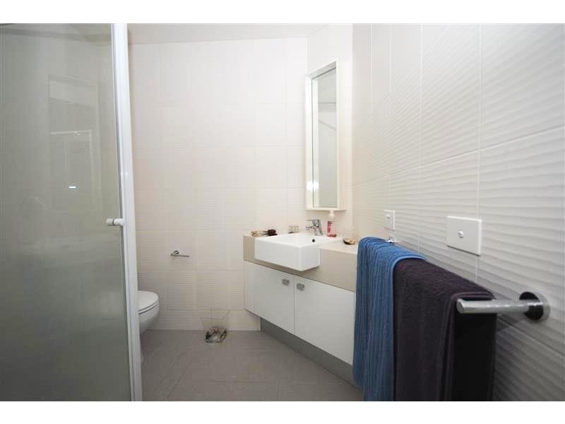REF 22243/63 Whiteman Street, Southbank VIC 3006