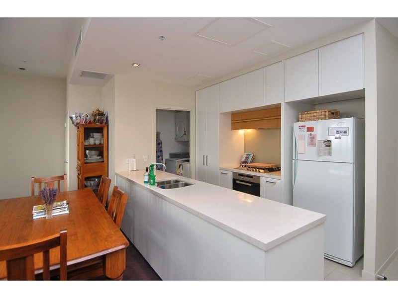 3703/100 Harbour Esplanade, Docklands VIC 3008